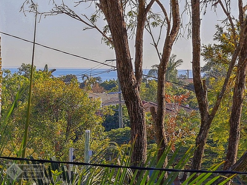42 Bates Drive, Birkdale QLD 4159