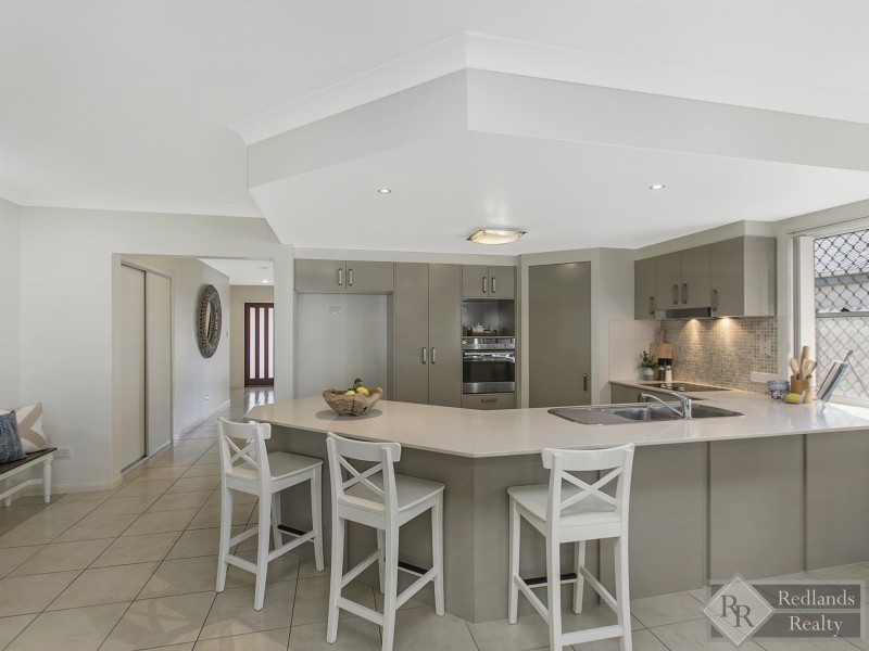 11 Hillcrest Street, Wellington Point QLD 4160