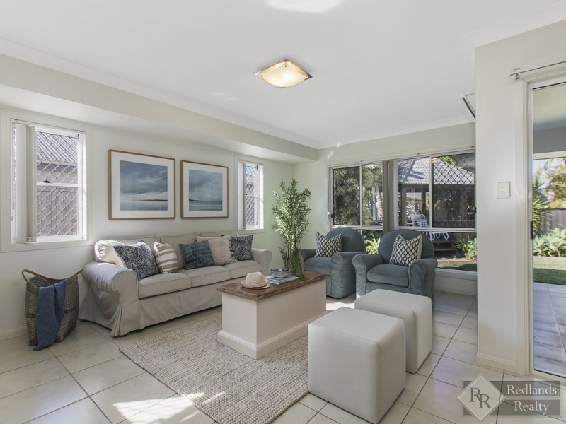 11 Hillcrest Street, Wellington Point QLD 4160