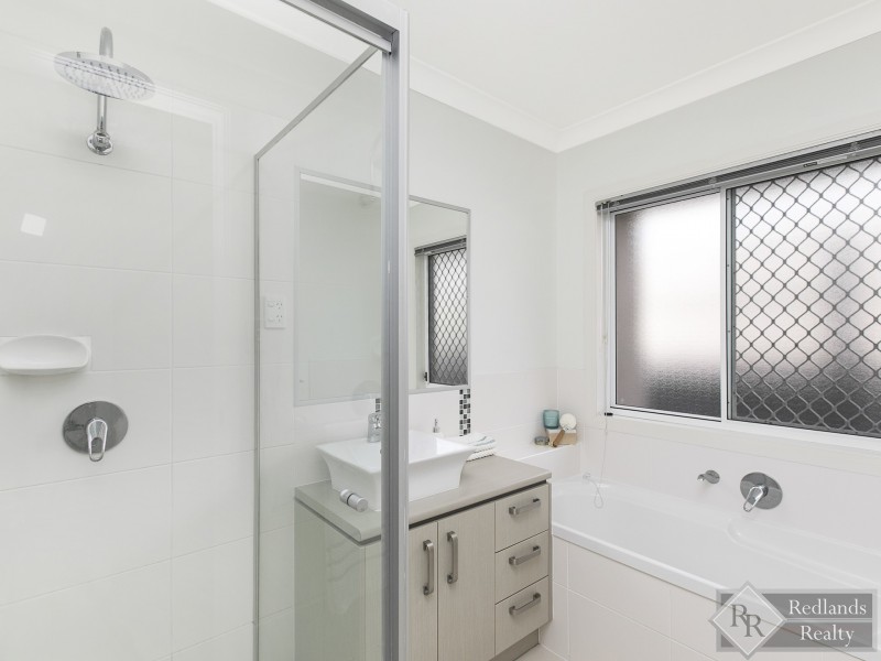 11 Hillcrest Street, Wellington Point QLD 4160