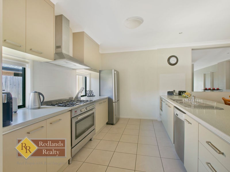 8 Kingsway Street, Wellington Point QLD 4160