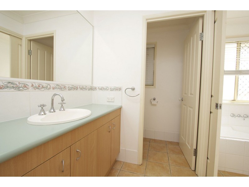 18 Hilliards Park Drive, Wellington Point QLD 4160