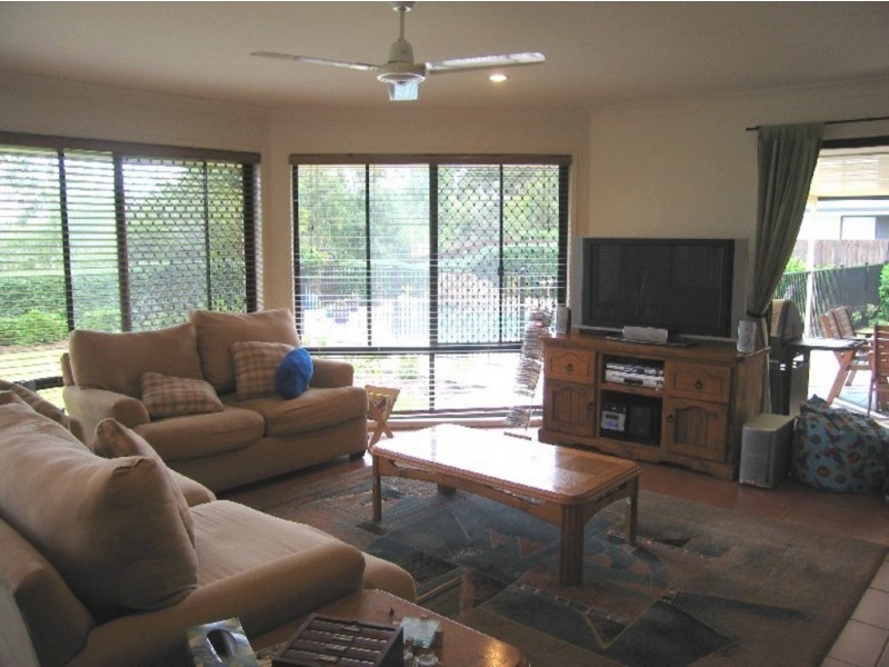 17 Plantation Place, Wellington Point QLD 4160