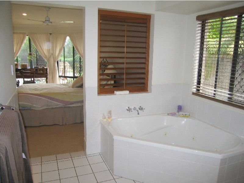 17 Plantation Place, Wellington Point QLD 4160
