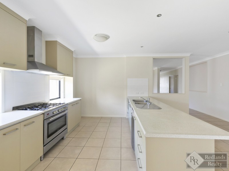 8 Kingsway Street, Wellington Point QLD 4160