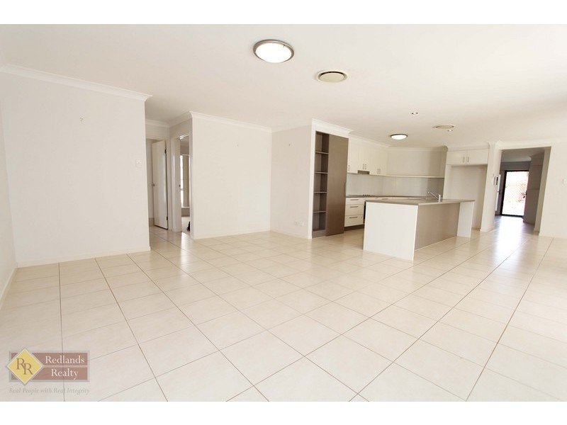 10 Omac Street, Redland Bay QLD 4165