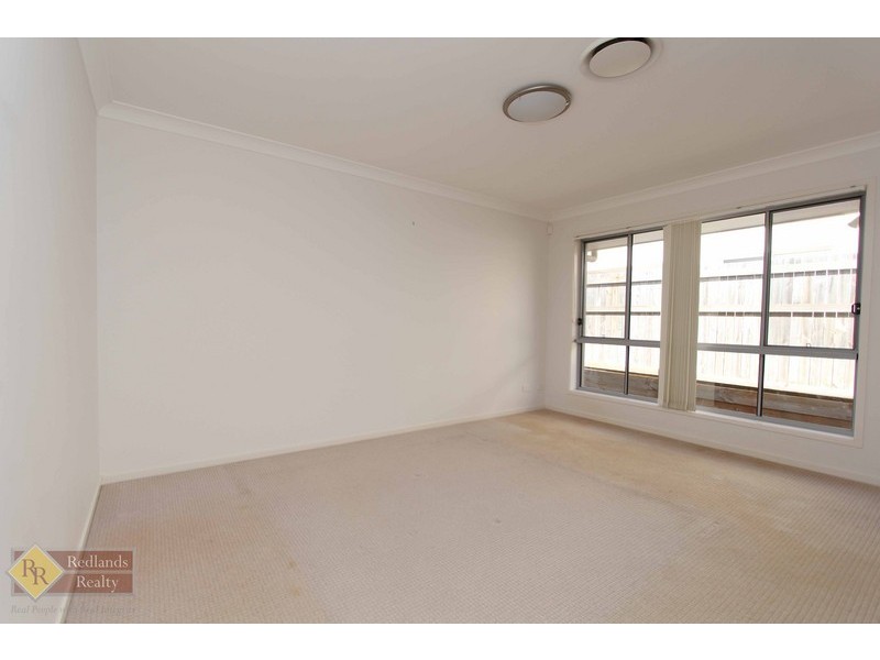 10 Omac Street, Redland Bay QLD 4165