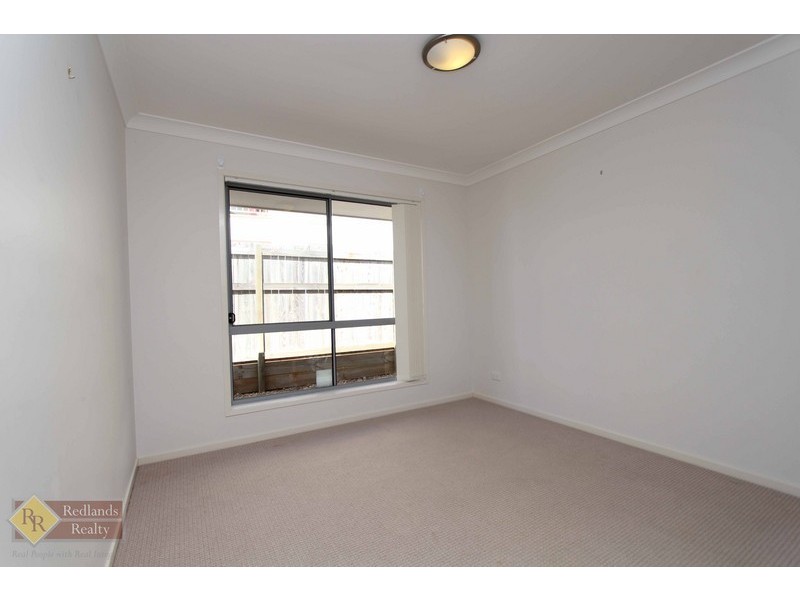 10 Omac Street, Redland Bay QLD 4165