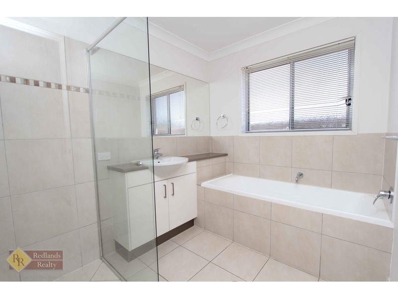 10 Omac Street, Redland Bay QLD 4165