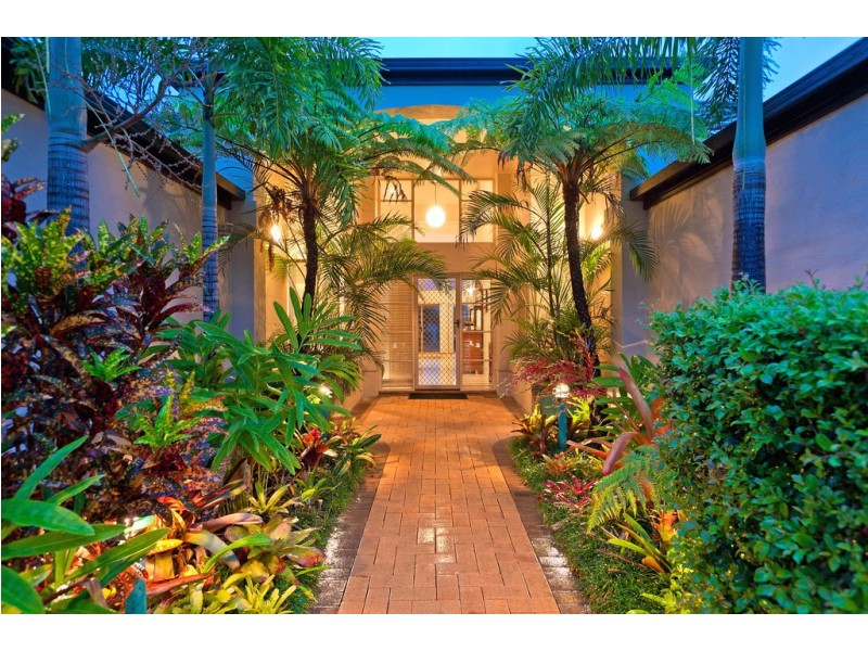 16 Carling Court, Raby Bay QLD 4163