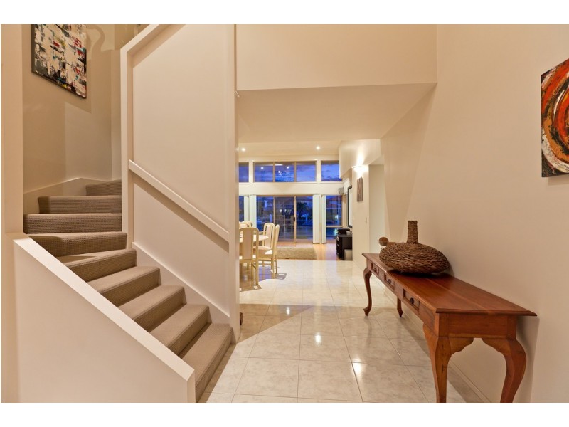 16 Carling Court, Raby Bay QLD 4163