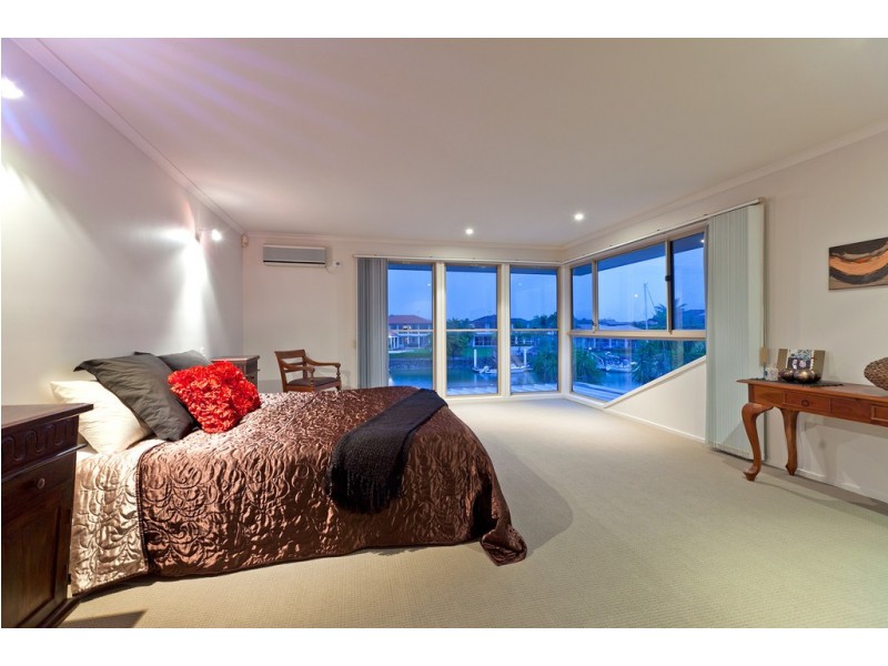 16 Carling Court, Raby Bay QLD 4163