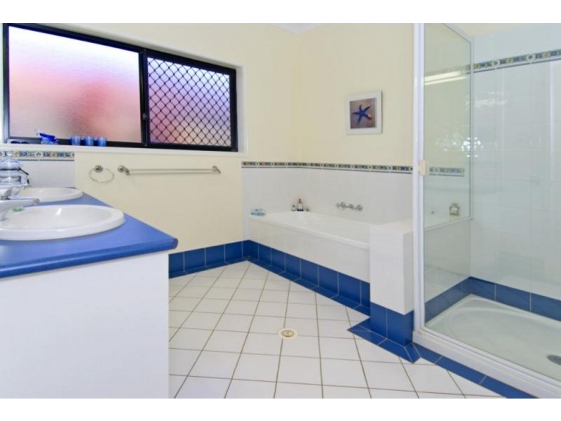 11 Braemar Court, Redland Bay QLD 4165