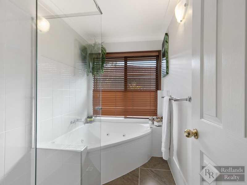 22 Terrier Court, Redland Bay QLD 4165