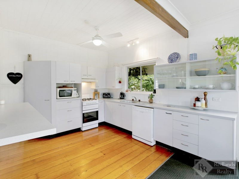 24 Lucy Street, Thorneside QLD 4158
