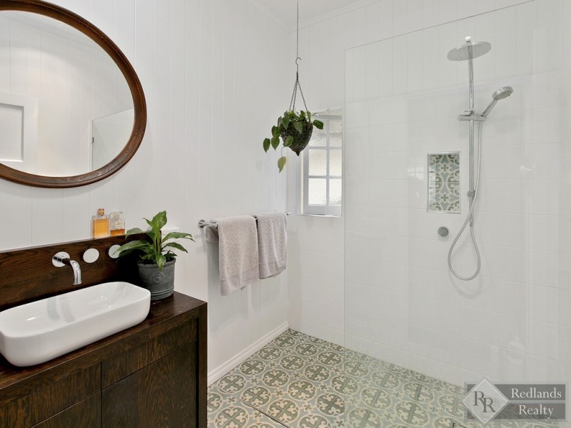 24 Lucy Street, Thorneside QLD 4158