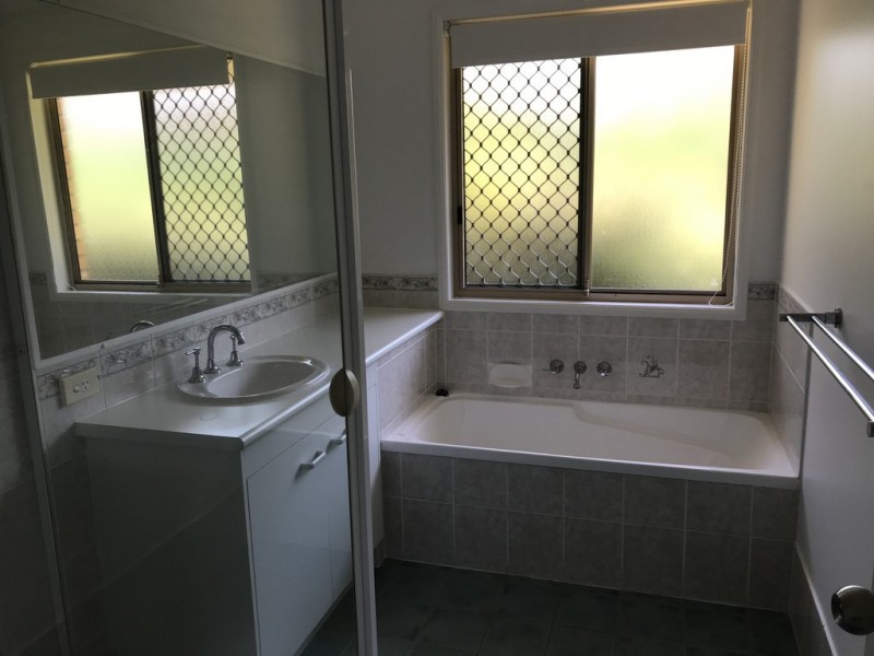 31 Manor Drive, Wellington Point QLD 4160