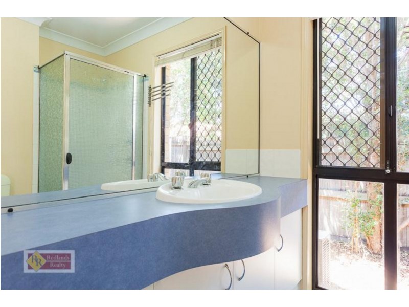 5 Buggy Place, Redland Bay QLD 4165