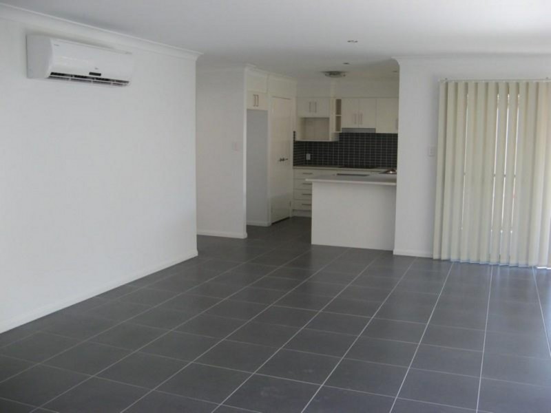 2/31 Riley Peter Place, Cleveland QLD 4163