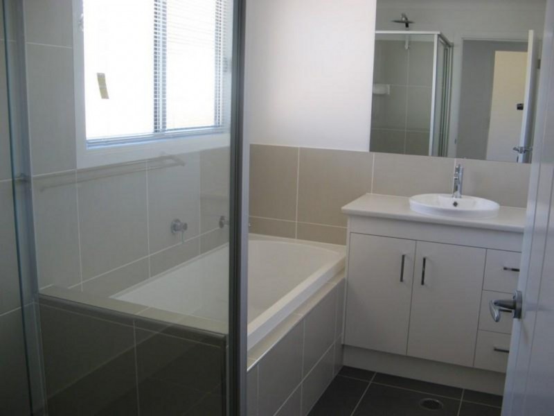 2/31 Riley Peter Place, Cleveland QLD 4163