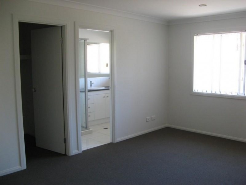 2/40 Riley Peter Place, Cleveland QLD 4163