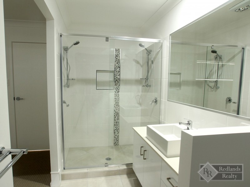 69 Ferry Road, Thorneside QLD 4158