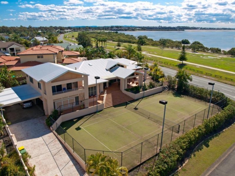 6 Commodore Drive, Birkdale QLD 4159