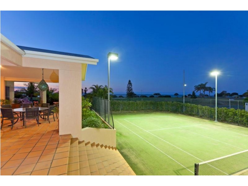 6 Commodore Drive, Birkdale QLD 4159