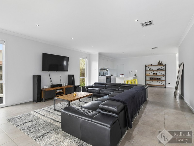 24 Sandalwood Street, Thornlands QLD 4164