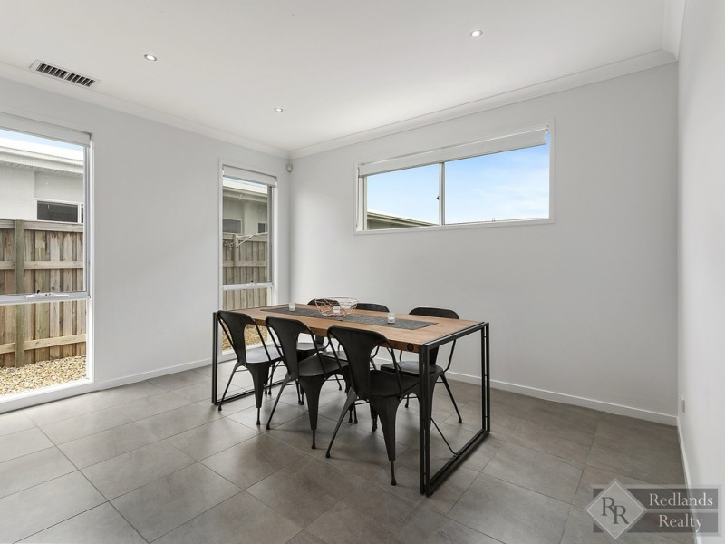 24 Sandalwood Street, Thornlands QLD 4164