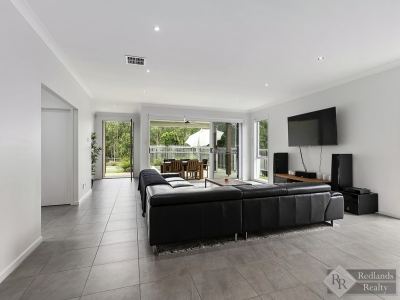 24 Sandalwood Street, Thornlands QLD 4164