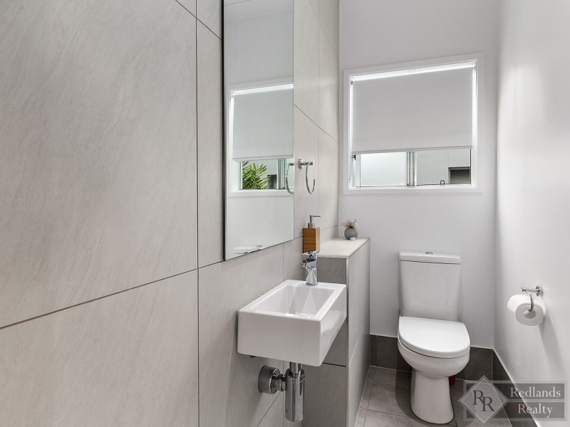 24 Sandalwood Street, Thornlands QLD 4164