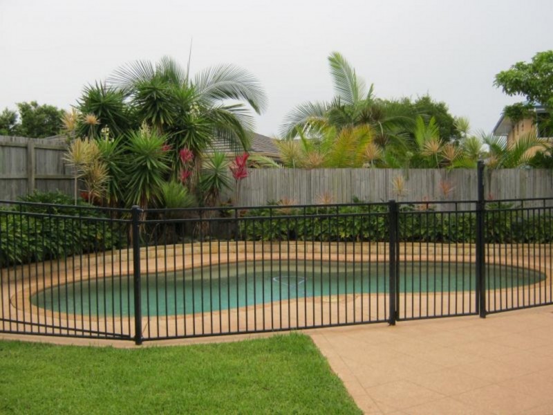 15 Trafalgar Vale Avenue, Wellington Point QLD 4160