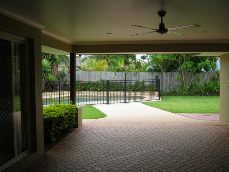15 Trafalgar Vale Avenue, Wellington Point QLD 4160