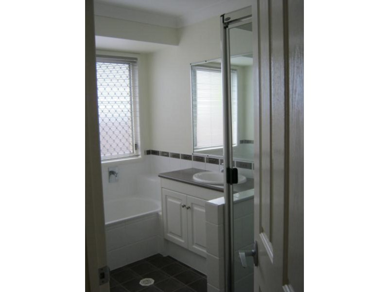 15 Trafalgar Vale Avenue, Wellington Point QLD 4160