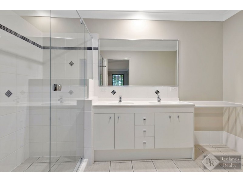 1 Bayshore Place, Cleveland QLD 4163