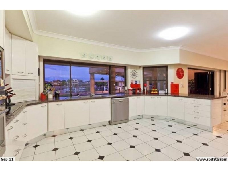 8 Sommersea Drive, Raby Bay QLD 4163