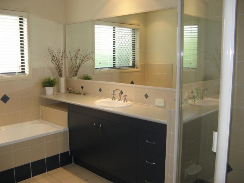 9 Allan Day Drive, Wellington Point QLD 4160