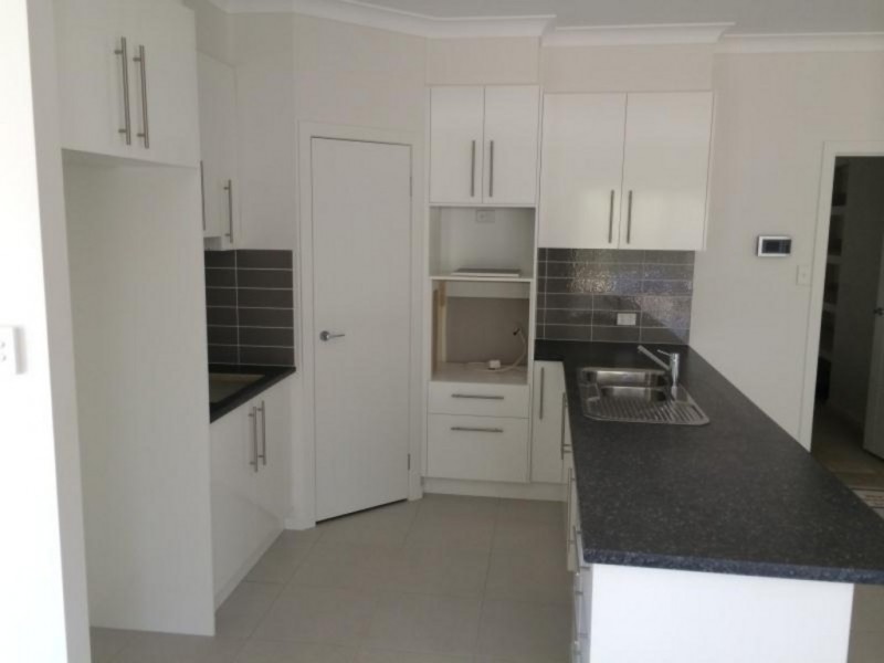 1/8 Sandalwood Street, Thornlands QLD 4164