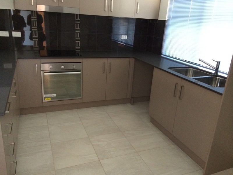 3 and 4/9 Homer Street, Cleveland QLD 4163