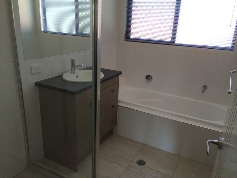 3 and 4/9 Homer Street, Cleveland QLD 4163