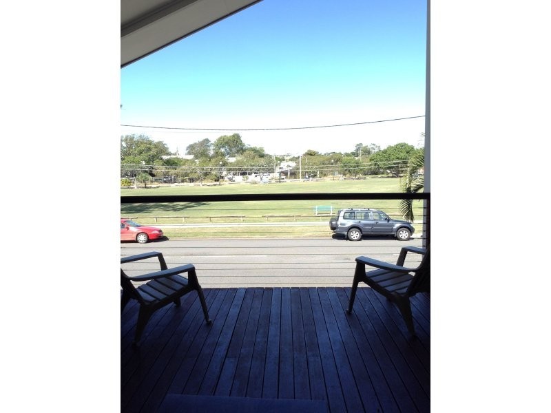 17 Glenora Street, Wynnum QLD 4178