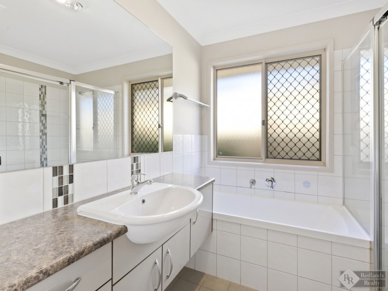 15 Hillcrest Street, Wellington Point QLD 4160