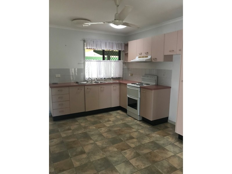 2 Heeler Court, Redland Bay QLD 4165