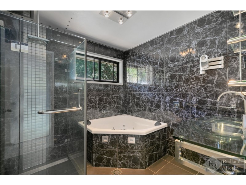 219 Dart Street, Redland Bay QLD 4165