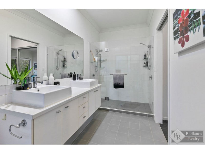 8 Clyde Court, Wakerley QLD 4154