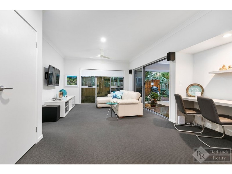 8 Clyde Court, Wakerley QLD 4154