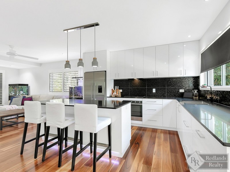 6 Daveson Road, Birkdale QLD 4159