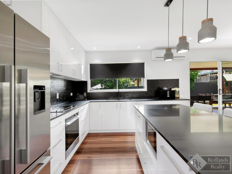 6 Daveson Road, Birkdale QLD 4159