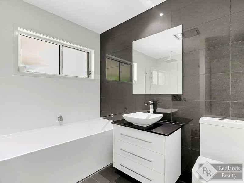 6 Daveson Road, Birkdale QLD 4159